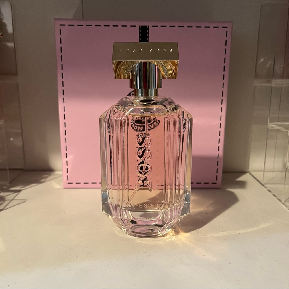Hugo Boss The Scent for Her read description